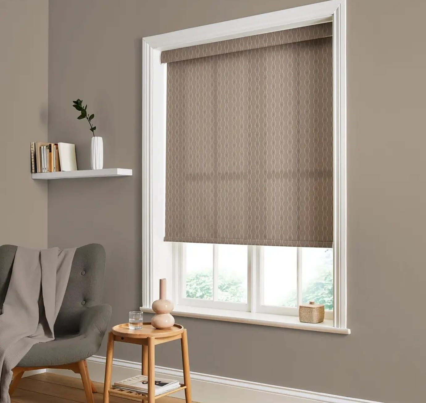 124166rol_ROOMSET_RUSTIC2520IKAT2520NATURAL2520LIGHT2520FILTERING2520ROLLER2520BLINDS__01_1380x1304